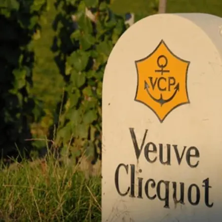 Le Veuve Clicquot *